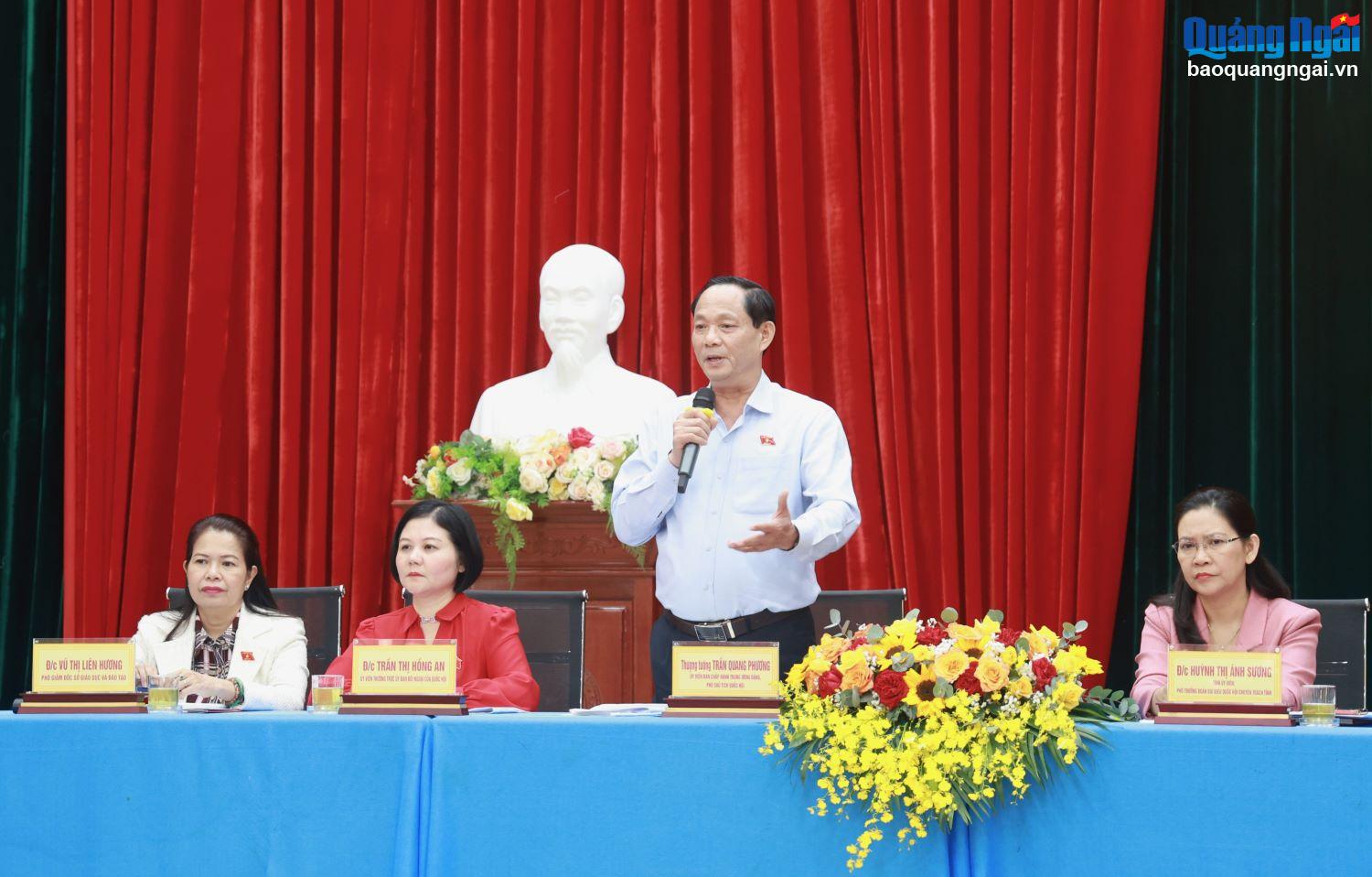 Quan tâm chế độ, chính sách đối với đội ngũ y, bác sĩ