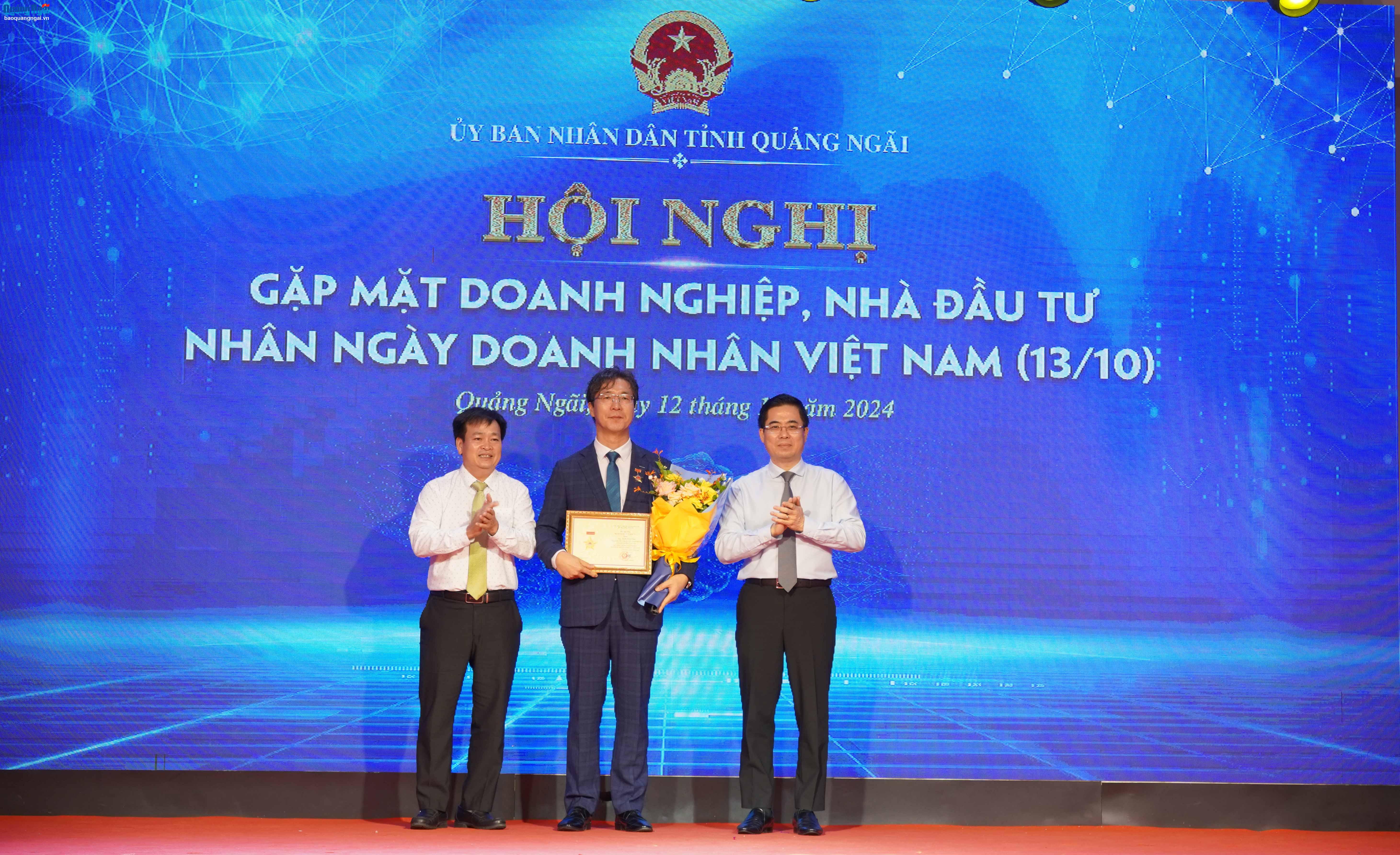 Đẩy mạnh ngoại giao, hợp tác với Hàn Quốc