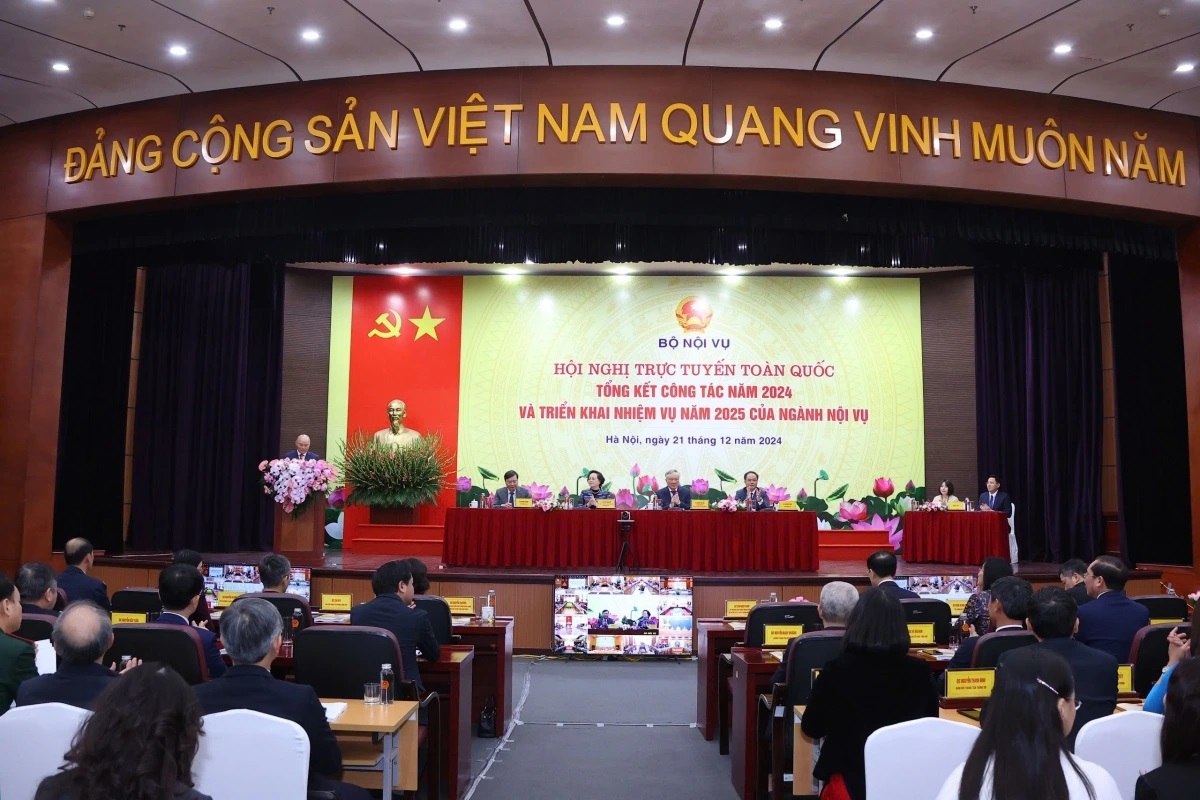 Tinh giản hơn 16 nghìn biên chế công chức, viên chức