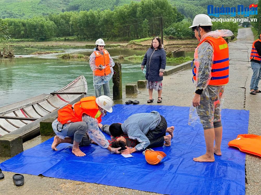 Tập huấn nâng cao khả năng phòng, chống thiên tai cho giáo viên tại Sơn Nham