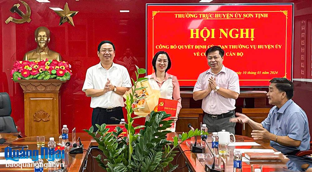 Sơn Tịnh tiếp nhận cán bộ trẻ của tỉnh luân chuyển về cơ sở