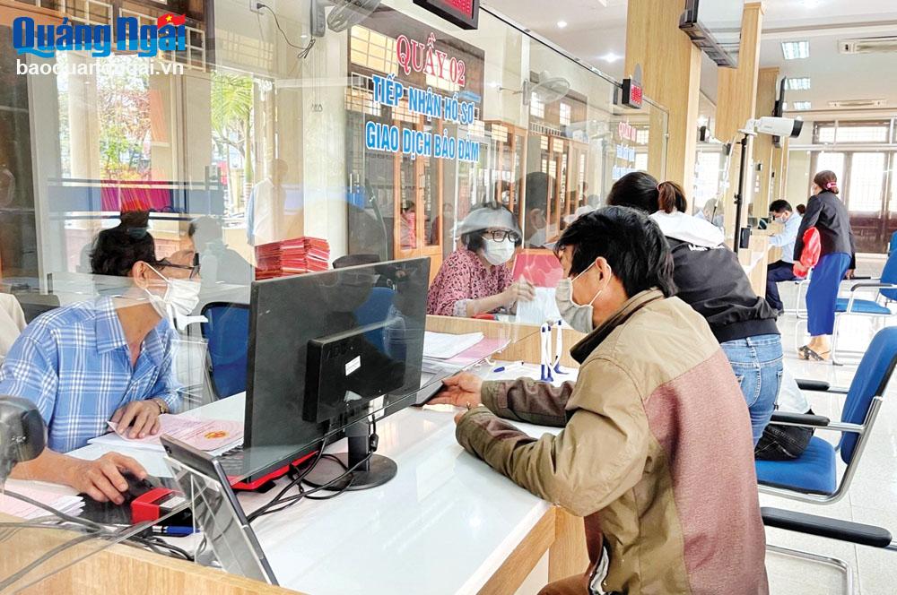 Nâng cao đời sống người dân