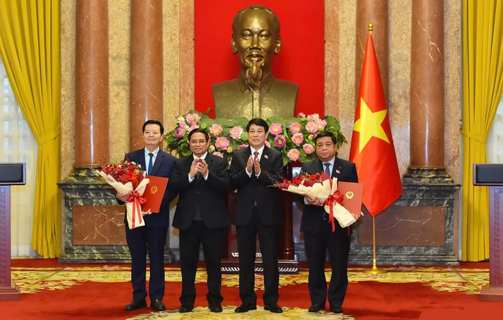 Chủ tịch nước Lương Cường trao quyết định bổ nhiệm các Phó Thủ tướng và Bộ trưởng