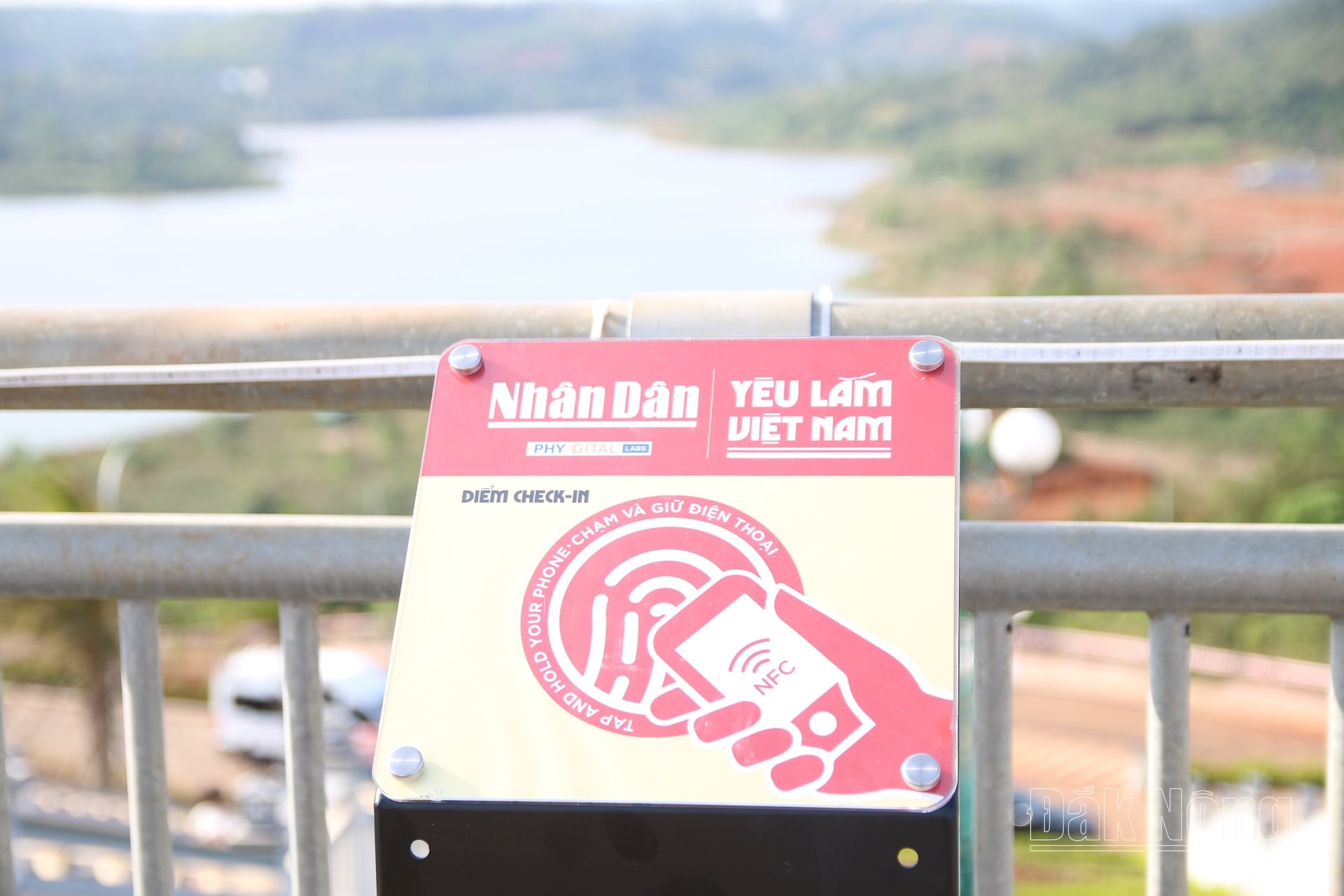 Báo Nhân Dân triển khai Dự án “Yêu lắm Việt Nam” tại Đắk Nông