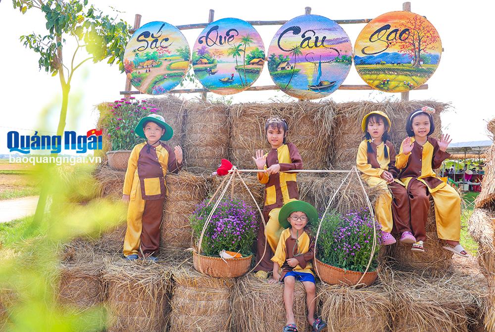 [Photo]. Lễ hội ngày mùa sắc quê Cây Gạo