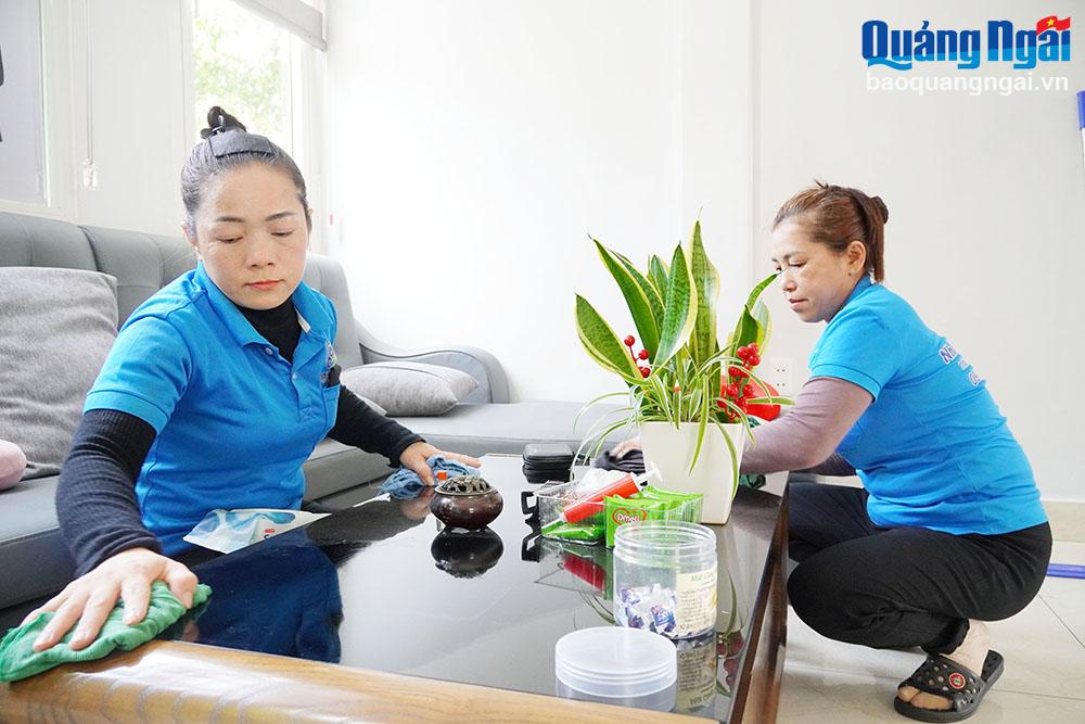 Người mẹ lao công