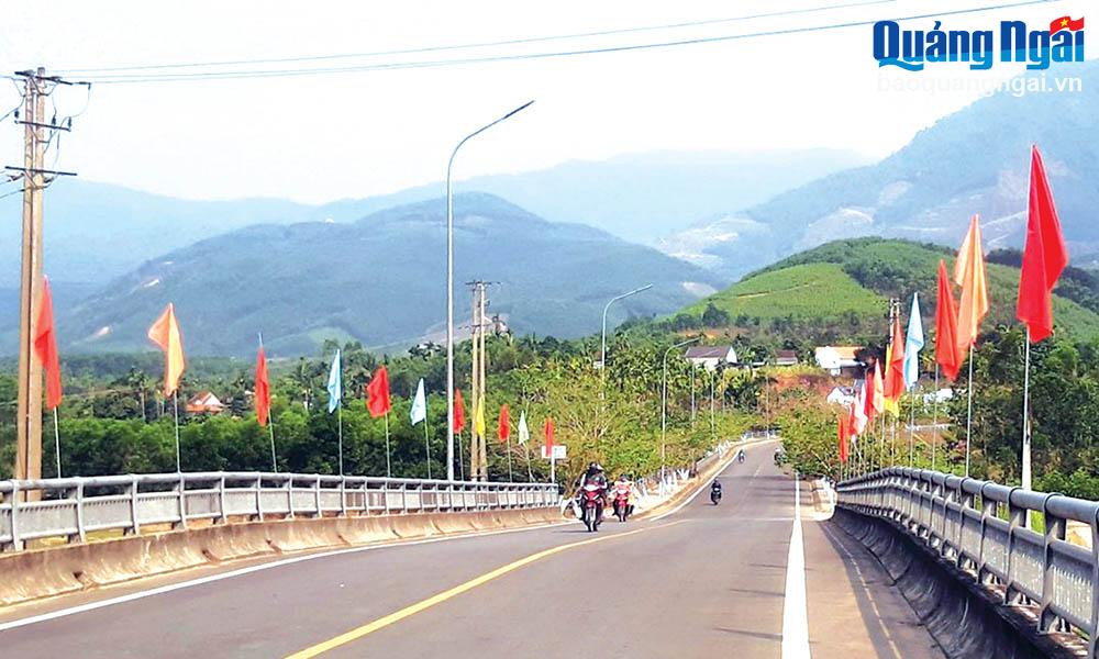 Đoàn kết xây dựng quê hương giàu đẹp