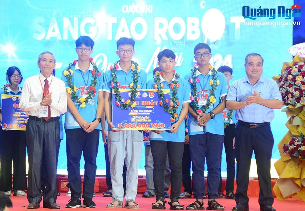 IEC Quảng Ngãi đoạt giải Nhất tại Cuộc thi Sáng tạo Robot Quảng Ngãi lần thứ II
