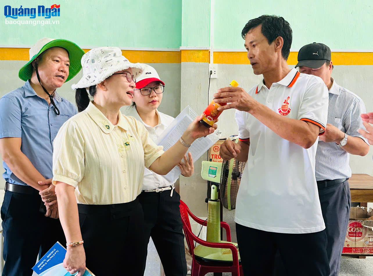 Giám sát lĩnh vực quản lý thủy sản ở Mộ Đức