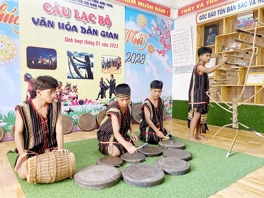 Đưa văn hóa truyền thống vào trường học 