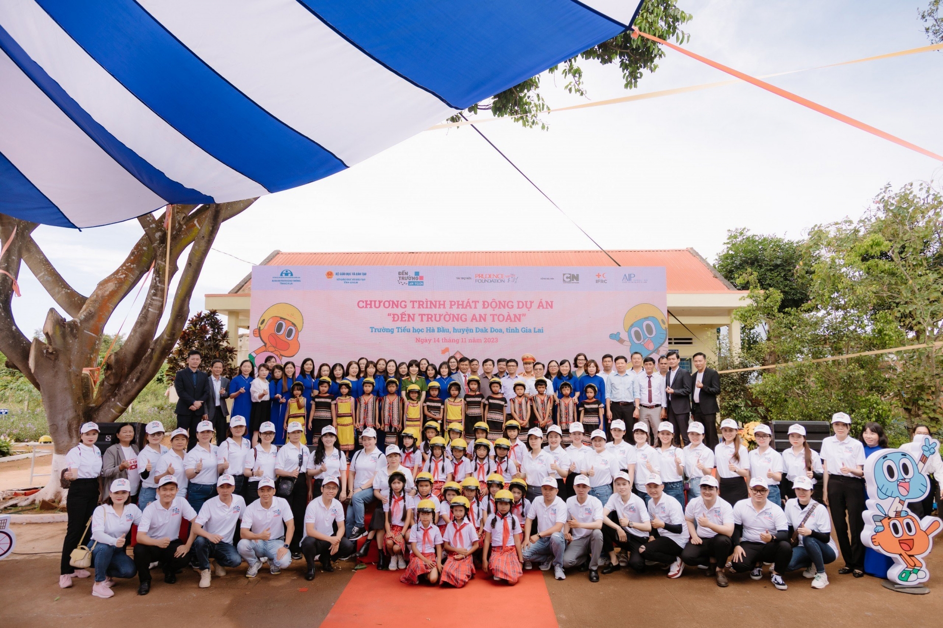 Dự án “Đến trường An toàn” trang bị kiến thức và kỹ năng an toàn giao thông cho hơn 13 nghìn học sinh.