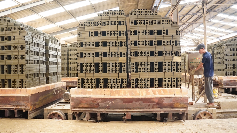 Công ty TNHH Phú Điền triển khai chương trình khuyến mãi gạch 6 lỗ