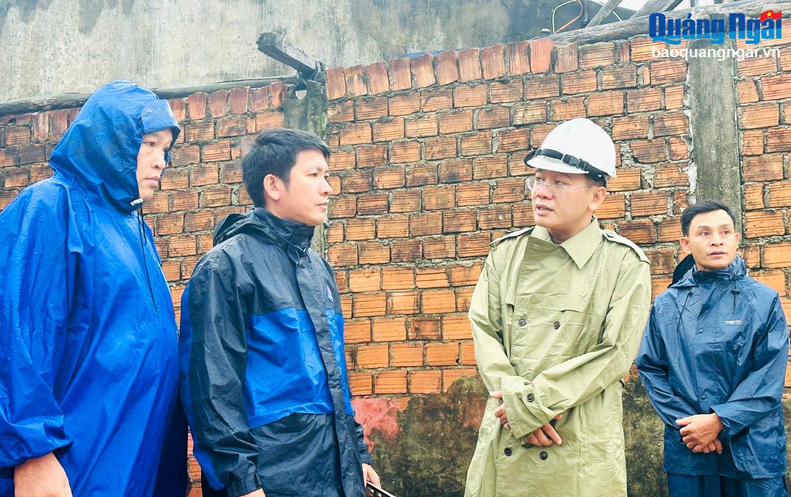 Đề nghị công bố tình huống khẩn cấp sạt lở bờ biển Sa Cần